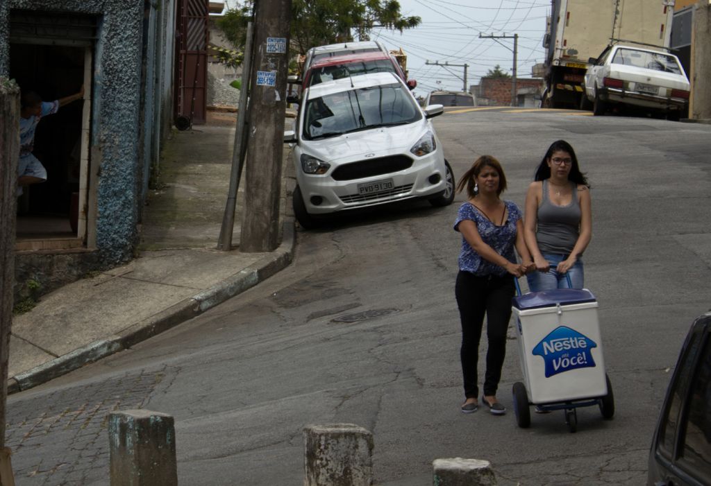 Geschaeft_mit-Armut-P13-1024x701